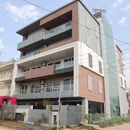 Vaabi Saabi Hotel 古尔冈 外观 照片