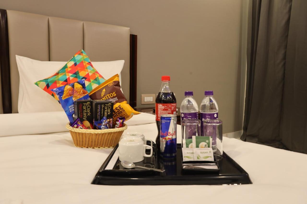 Vaabi Saabi Hotel 古尔冈 外观 照片