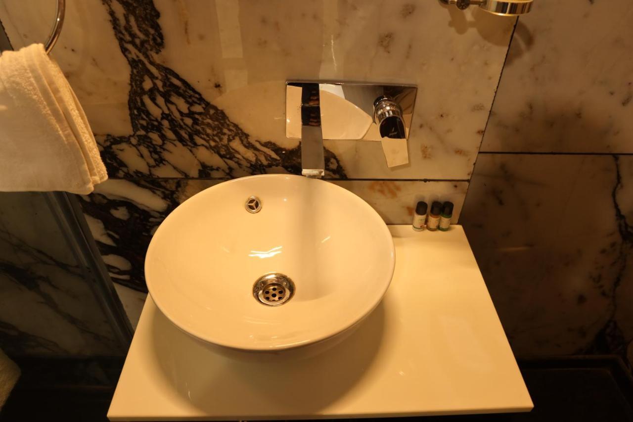Vaabi Saabi Hotel 古尔冈 外观 照片